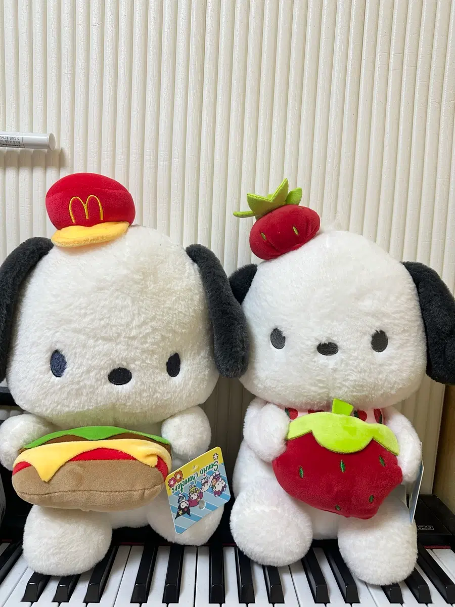 Pochacco (Hamburger, Strawberry) per piece!