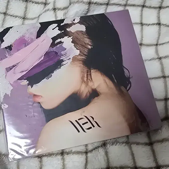 DPR LIVE HER 개봉 판매, 디피알라이브 홍다빈