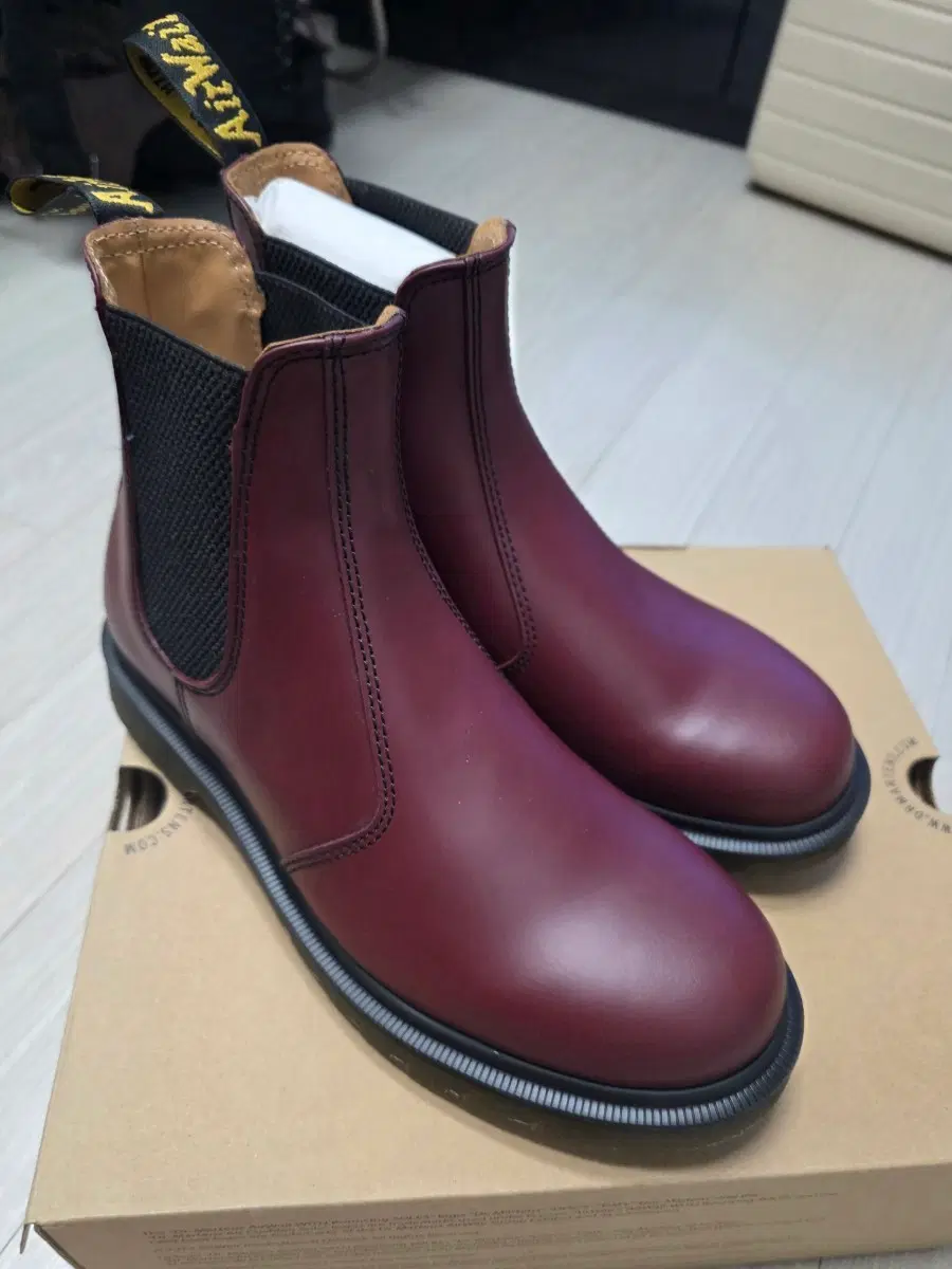 Dr. Martens 2976 Cherry Red Chelsea boots size 260