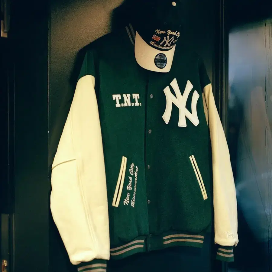 뉴에라 x MLB x 디스이즈네버댓 뉴욕 양키스 바시티 자켓 다크 그린 L 사이즈