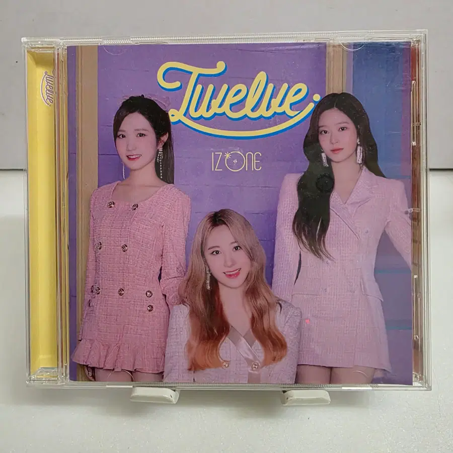아이즈원 IZONE Twelve