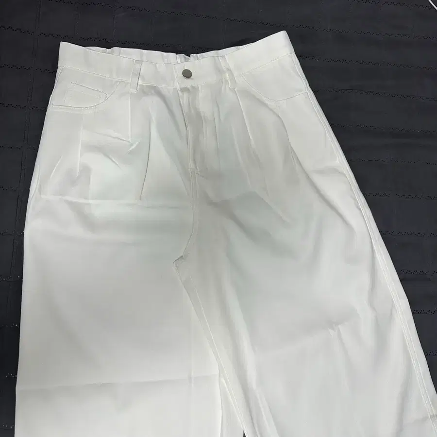 (새상품)(3XL) 화이트 핀턱 와이드 팬츠 3XL / 화이트 와이드 팬츠