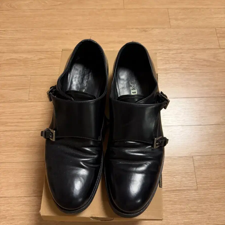 프라다 몽크스트랩 구두