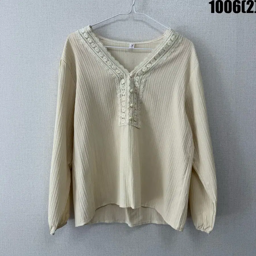 레이스 카라 골드 단추 블라우스 아이보리 2XL