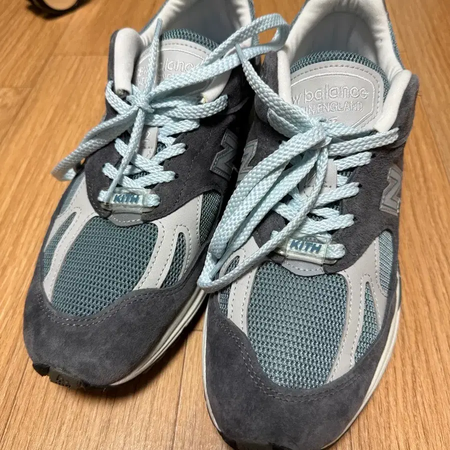 뉴발란스 991 X kith v2 스틸 블루 그레이 260사이즈 팝니다.