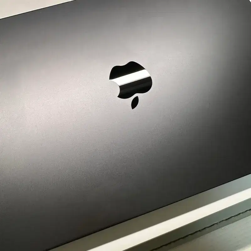 맥북 프로 14 M5 스페이스 블랙 24GB 1TB