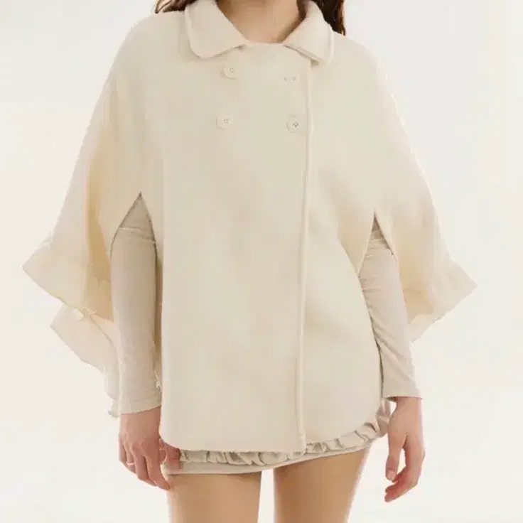 쓰리타임즈 문 케이프 코트 아이보리