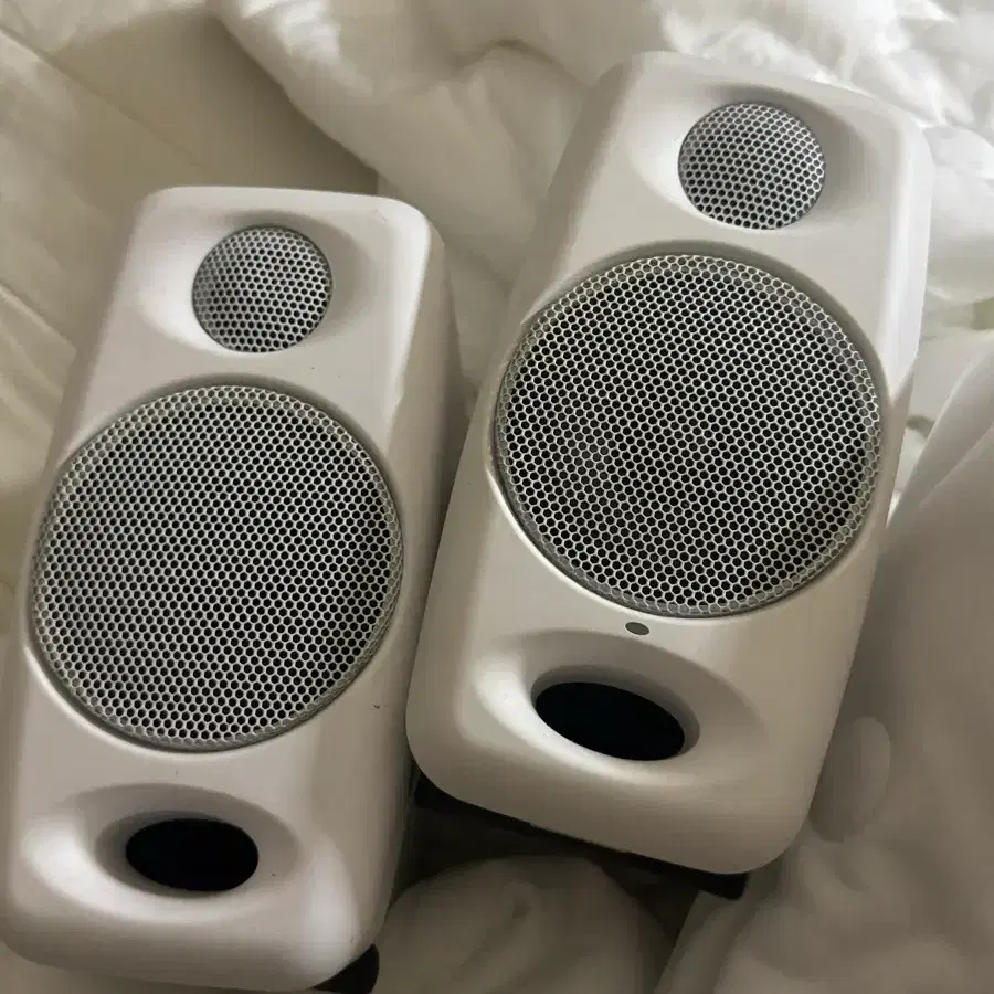 iLoud Micro Monitor 화이트 스피커