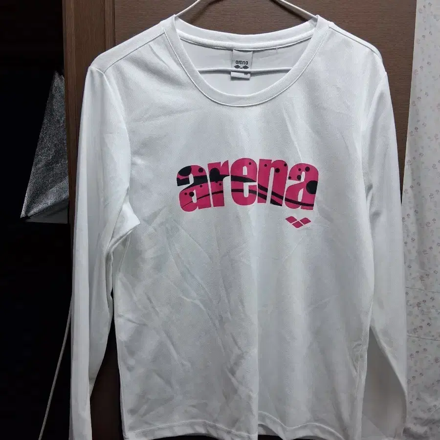 아레나 긴팔 티셔츠 화이트(100)