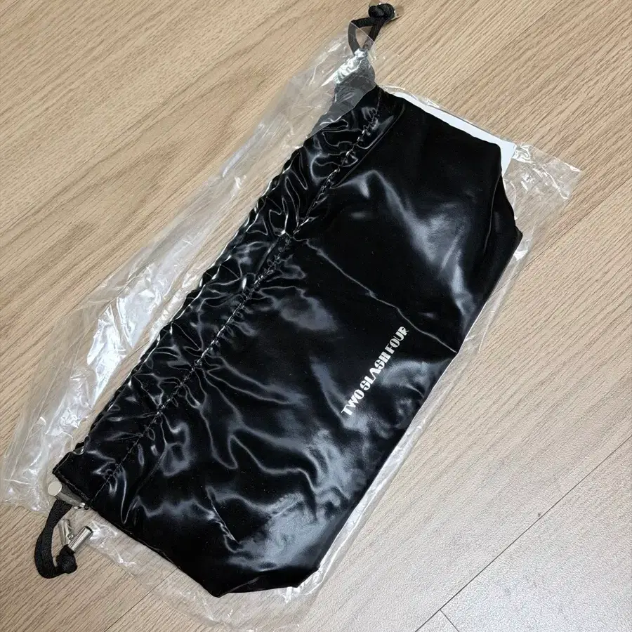 투슬래시포 블랙 파우치