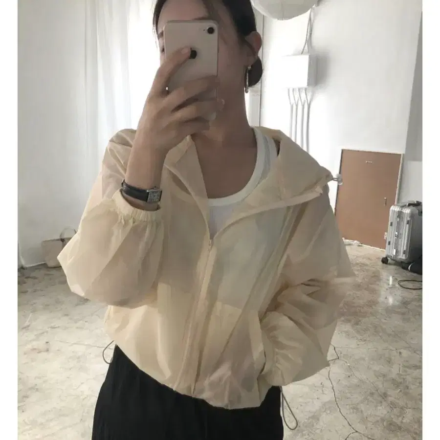메종메츄어 바람막이 See-through crop wind jp cream