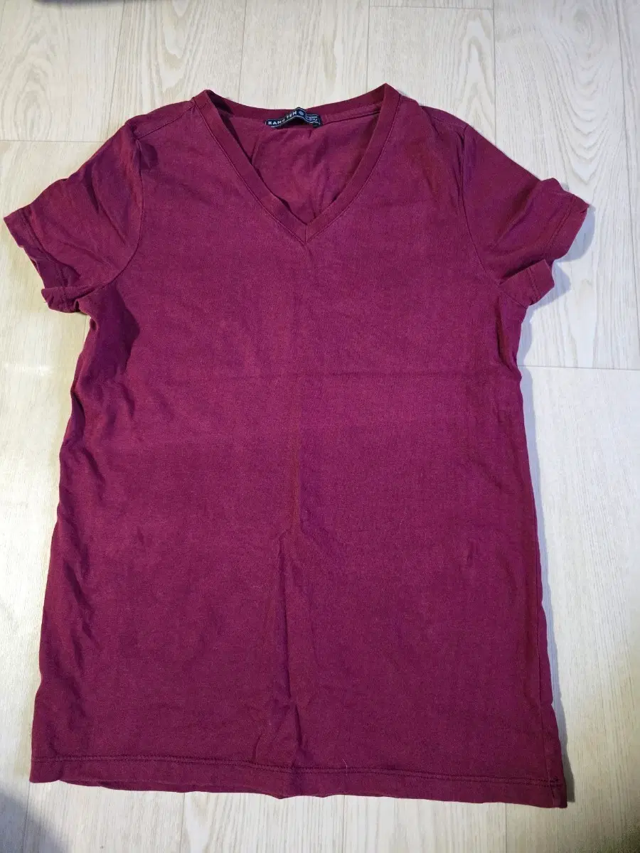 Zara V-neck short-sleeved t-shirt burgundy
