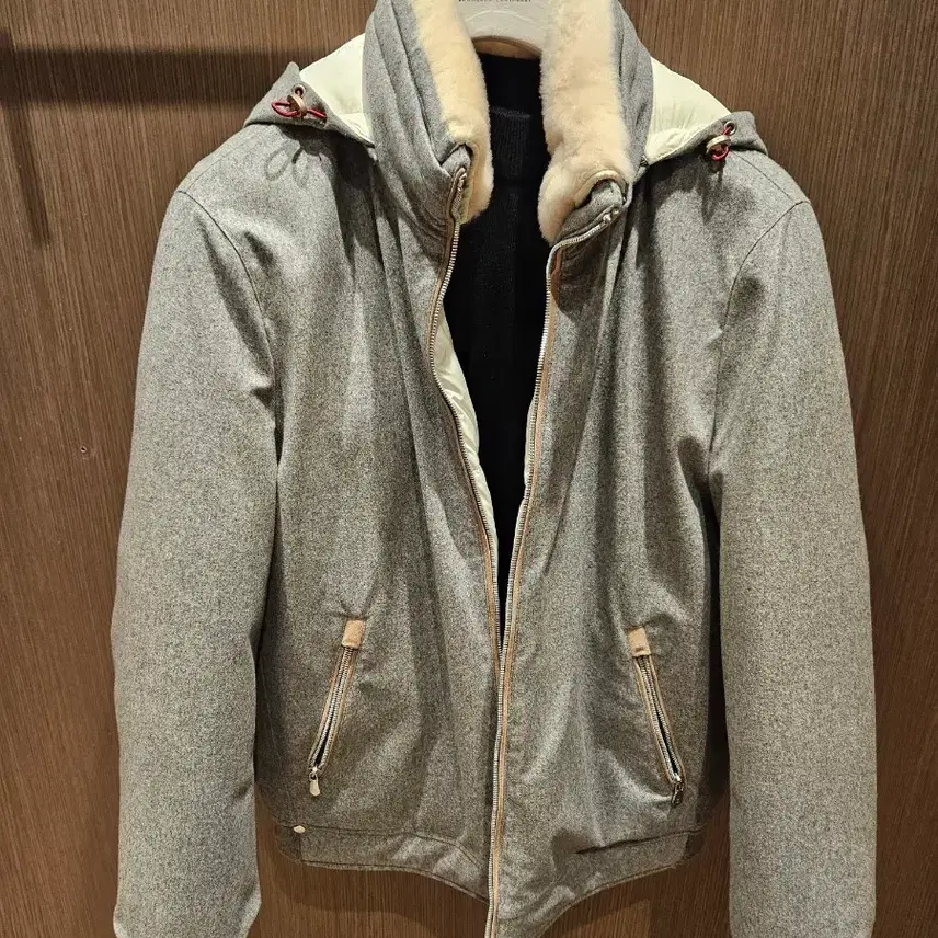 브루넬로쿠치넬리 구스다운 패딩 사진 1