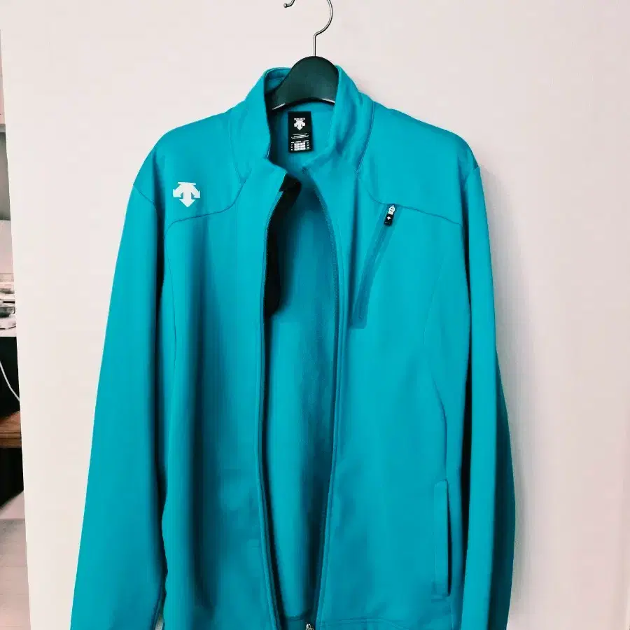 정품] 데상트 애슬레틱 기능성 집업 자켓 (105 / XL)
