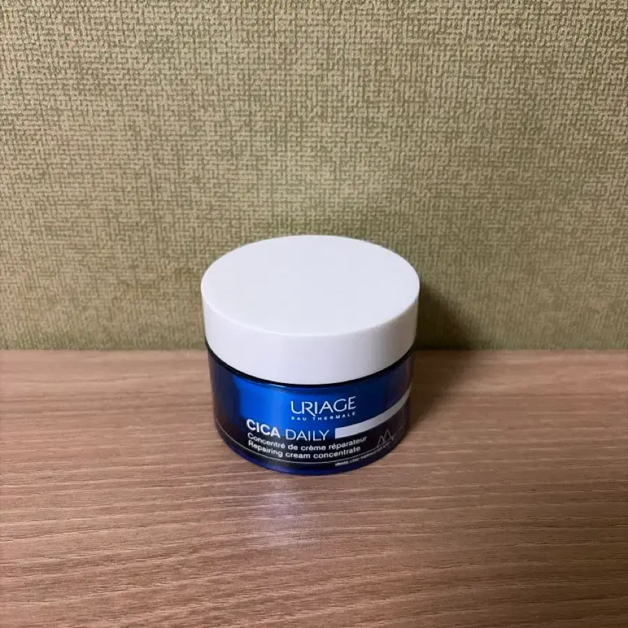 유리아쥬 시카 데일리 리페어링 크림 40ml