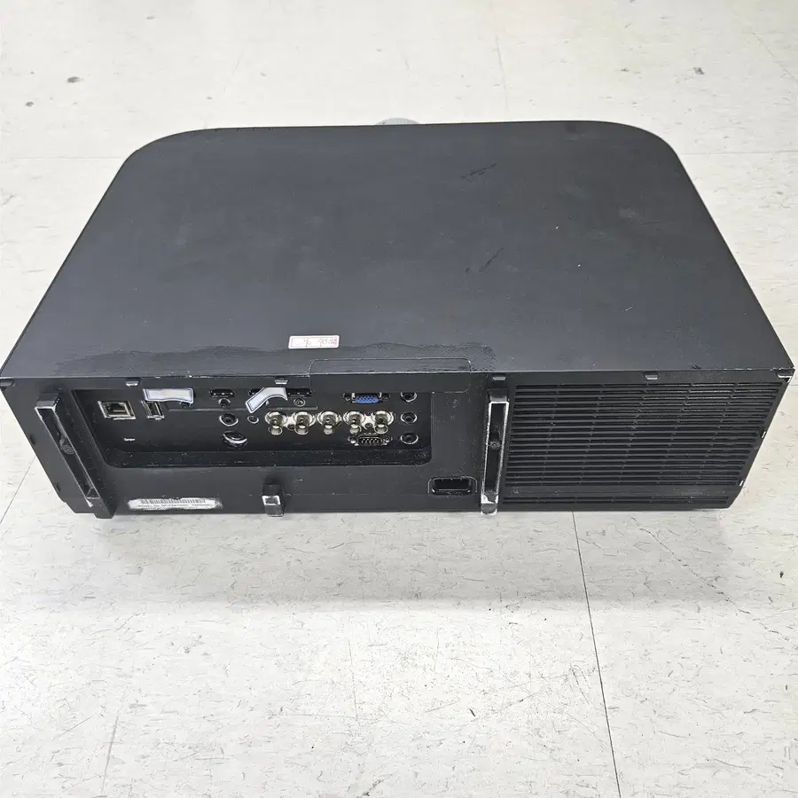 NEC PA672U 6700안시 블랙프로젝터 판매합니다.