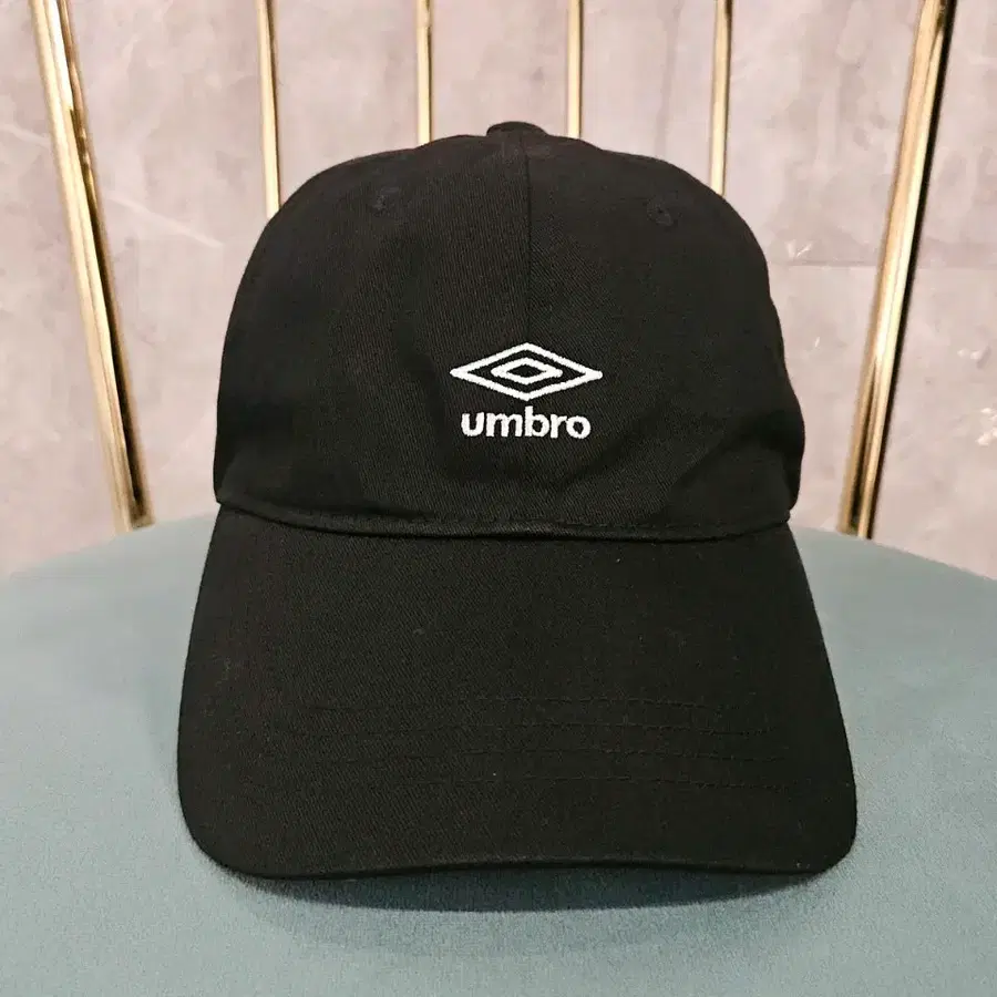 엄브로 볼캡 모자 블랙