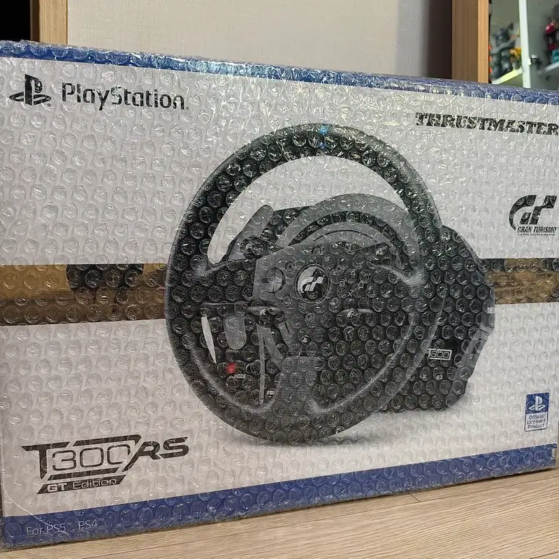 트러스트마스터 T300RS gt 판매합니다!