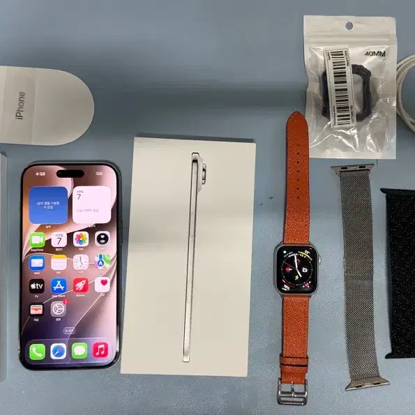 아이폰 에어1tb 아이폰17에어 1테라,애플워치se2 40mm 일괄 금액입니다 기능 모두 잘됨 배터리 ㅡ93% 상태 ㅡS급 용량 ㅡ1테라ㅡ1tb 색상 ㅡ클라우드 화이트