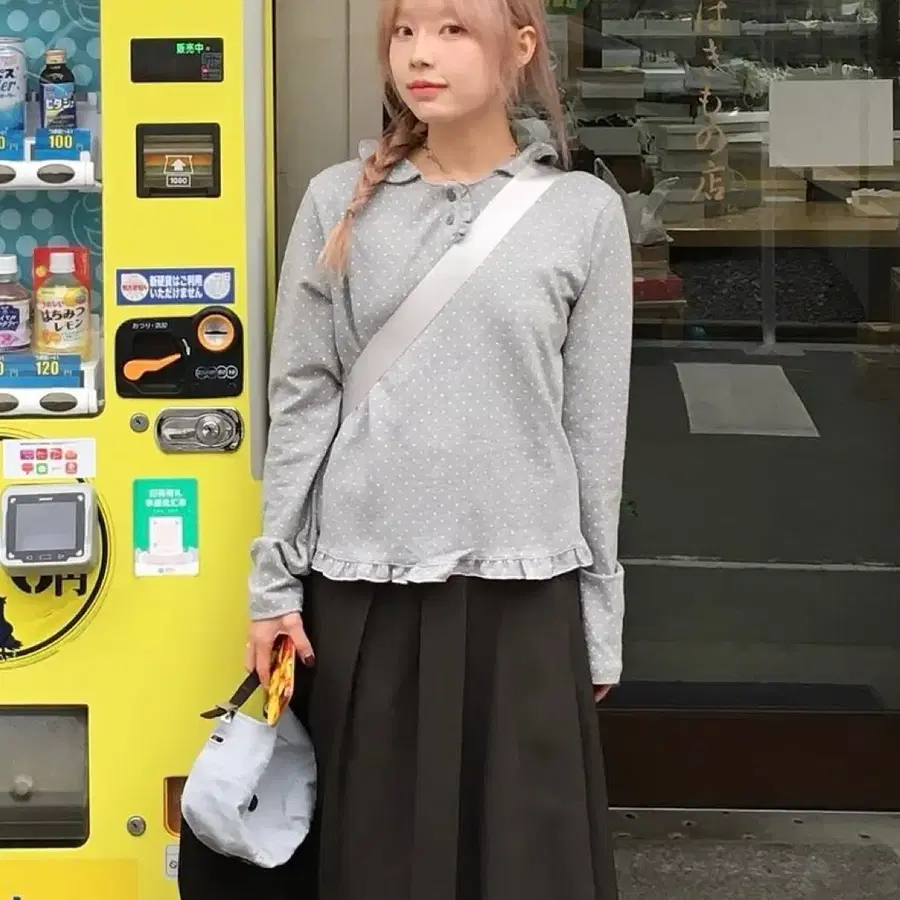 그레이 도트 티셔츠