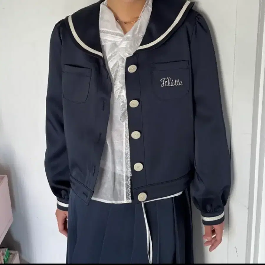 플레따 세일러 자켓 새틴 네이비 판매합니다.