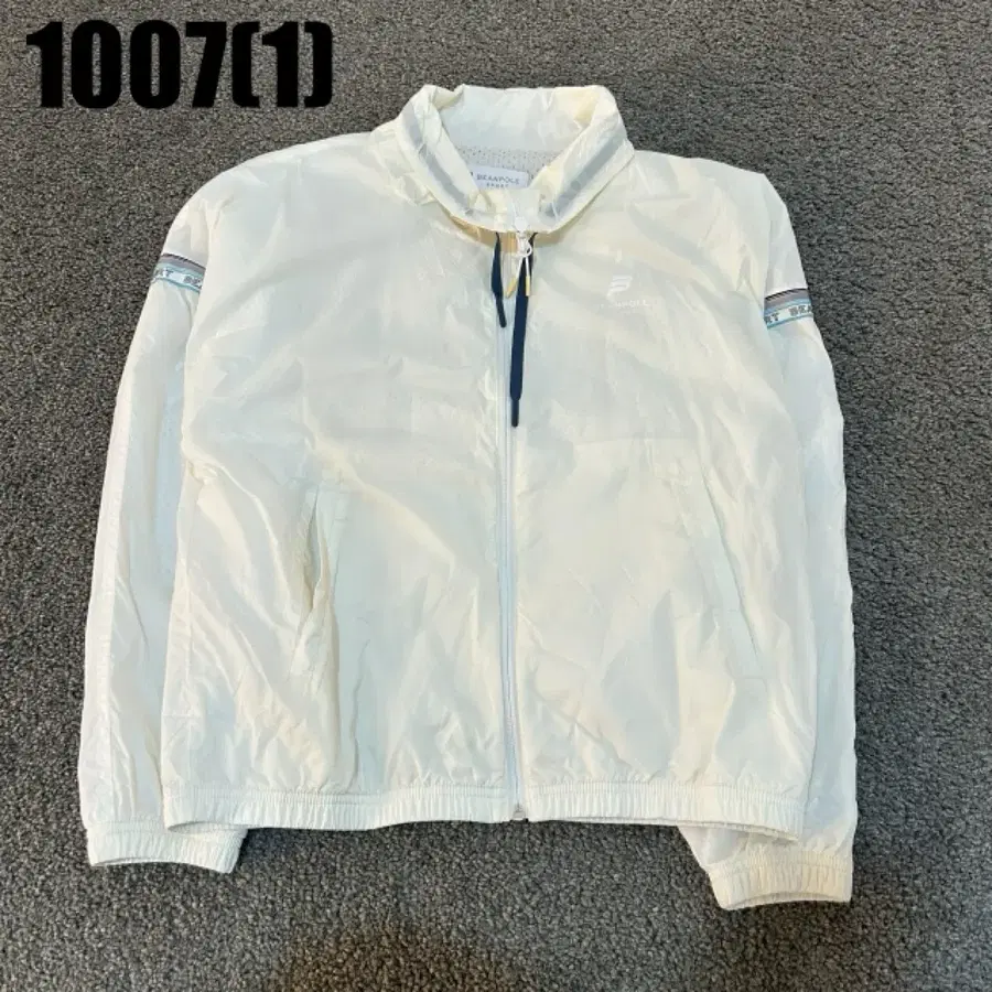 빈폴 바람막이 점퍼 화이트