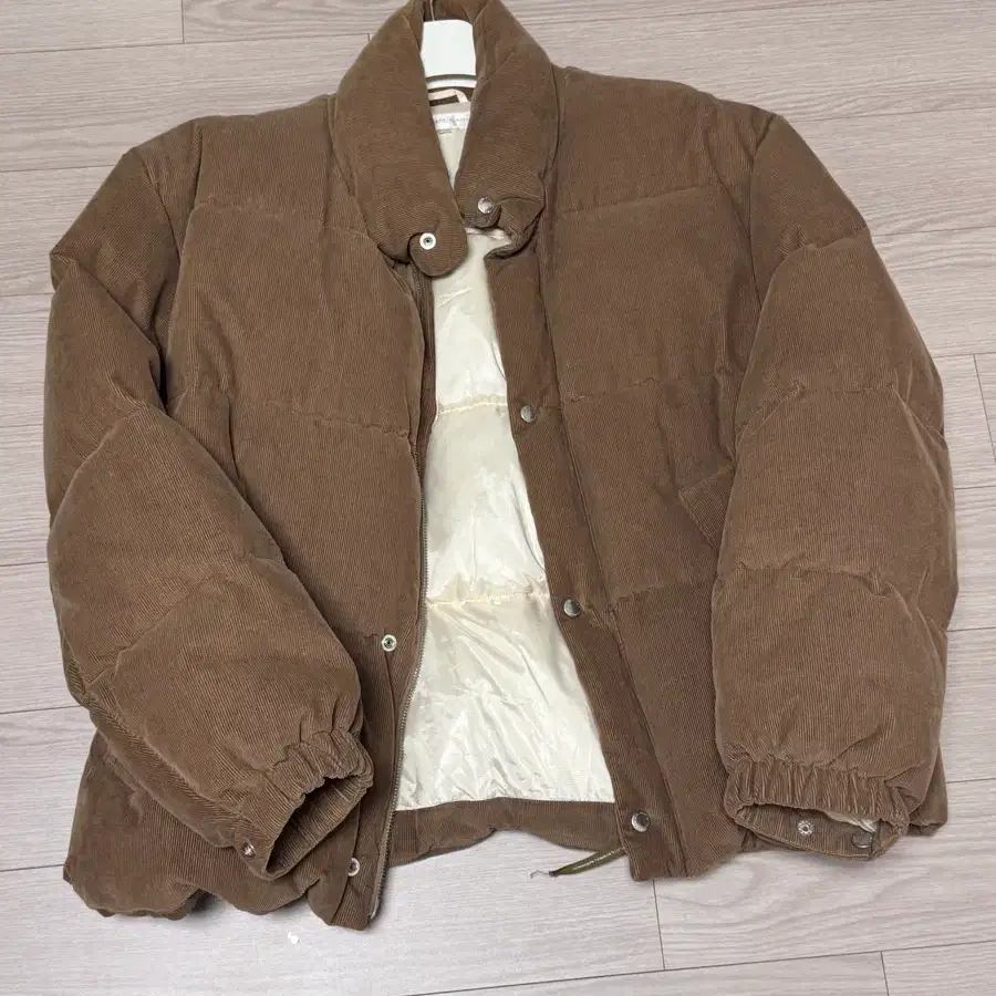 라이풀 코듀로이 숏패딩 1 size