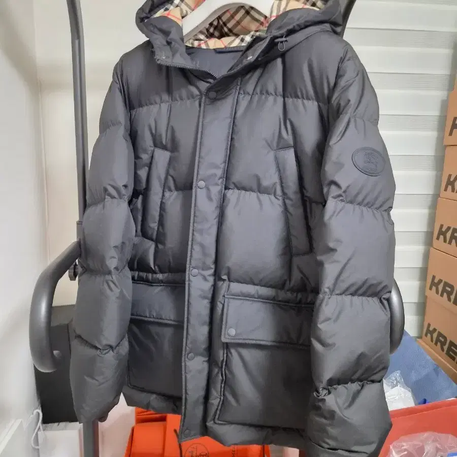 26SS 버버리 ekd 체크 구스다운 패딩 XL