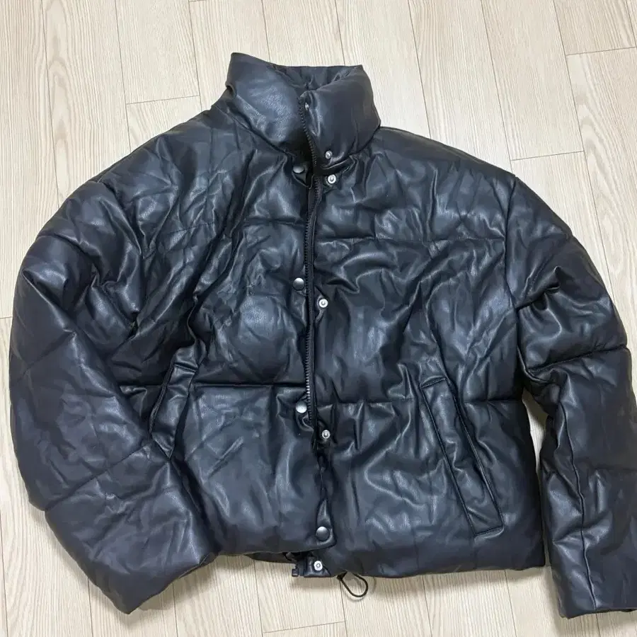 자라 가죽 숏패딩 S