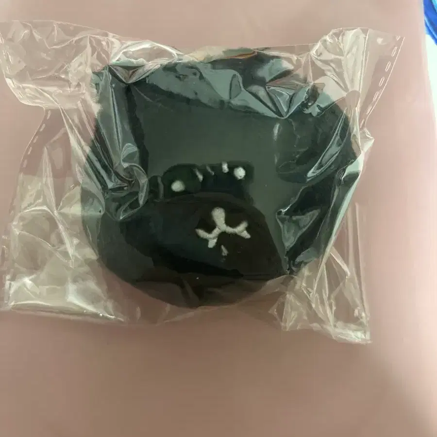 농담곰 블랙 쿠지 e상 화나 키링