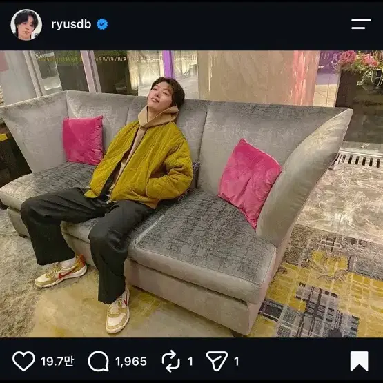 [류준열 착용] 나이키 클래식 스포츠 리버시블 자켓 블랙