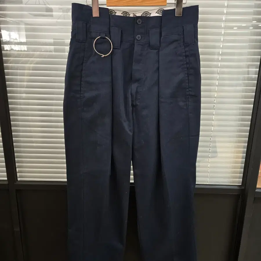 18AW 지에다 x 디키즈 콜라보 리메이크 턱 슬랙스 (네이비)