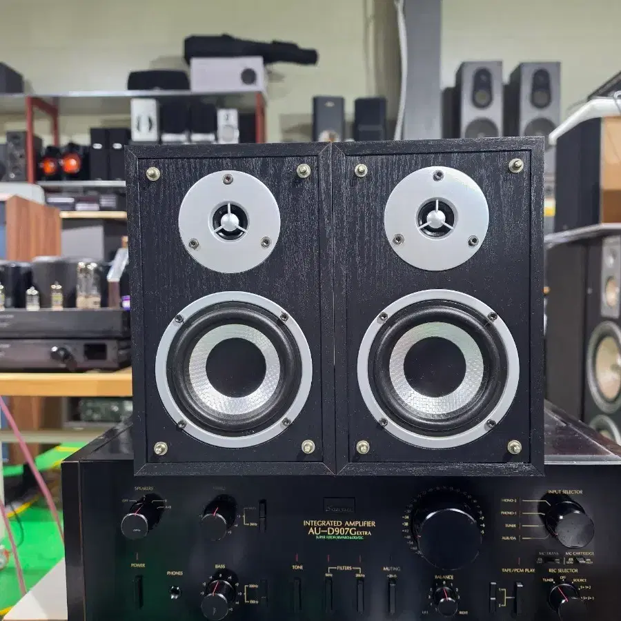 미국 Pure Acoustics SPARK-S 북쉘프 스피커