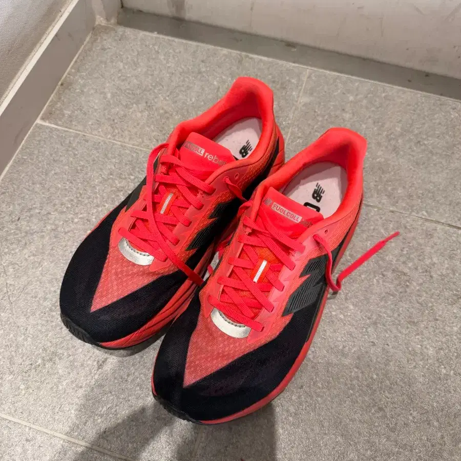 [275] 뉴발란스 레벨 V5 러닝화