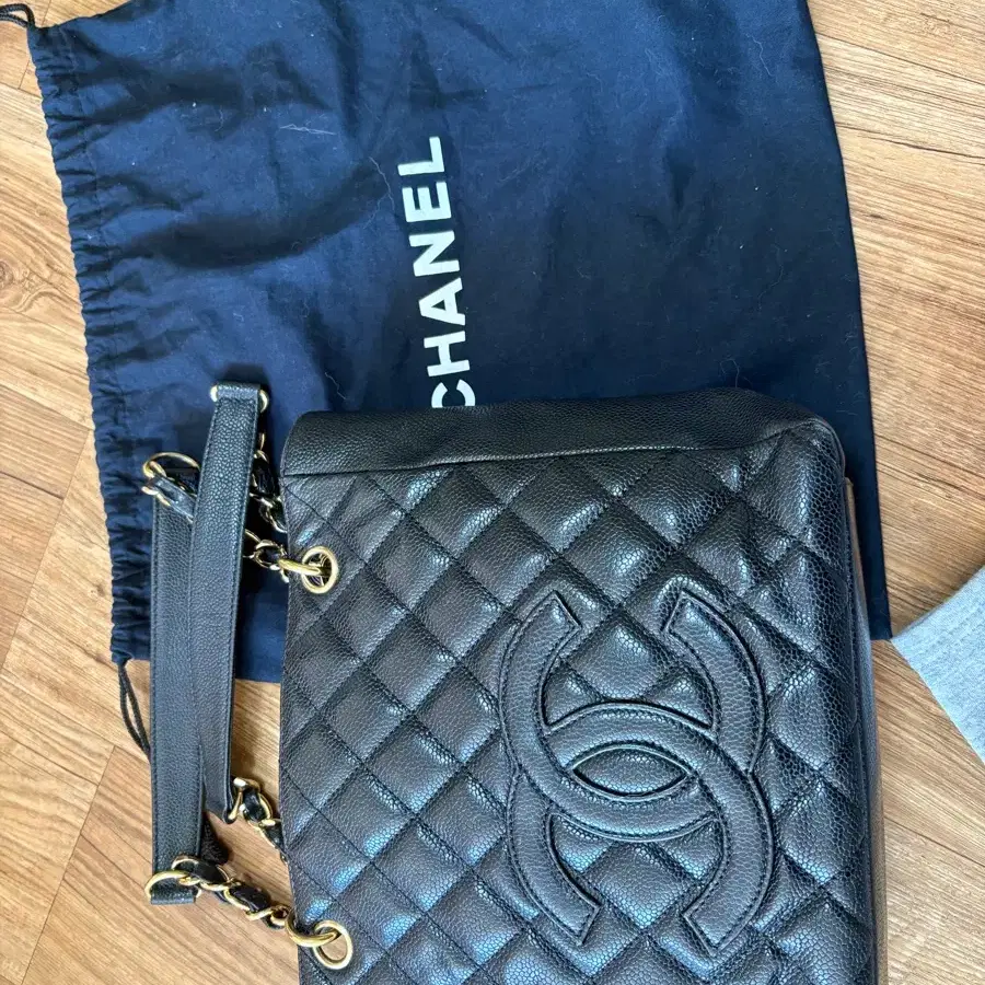 샤넬 CHANEL 클래식 쁘띠 샤핑(PST) 블랙 캐비어 금장