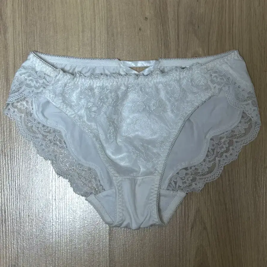에메필 슬렌더 돌 레이스 팬티