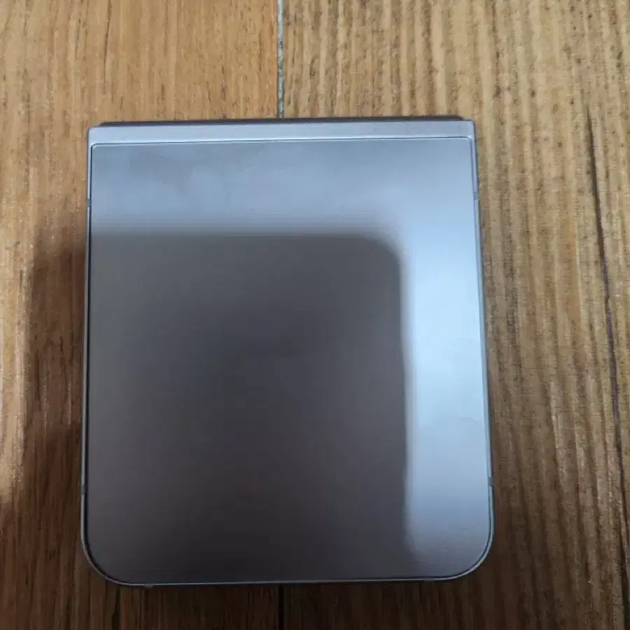 갤럭시 Z 플립6 자급제 512GB 실버 쉐도우 판매합니다