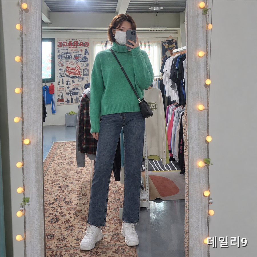 60번 B.CAVE 터틀넥 니트 95