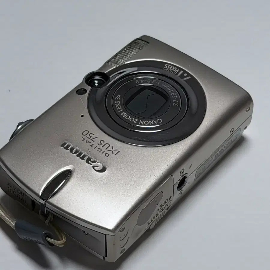 캐논 IXUS 750 디지털 카메라 (작례O)