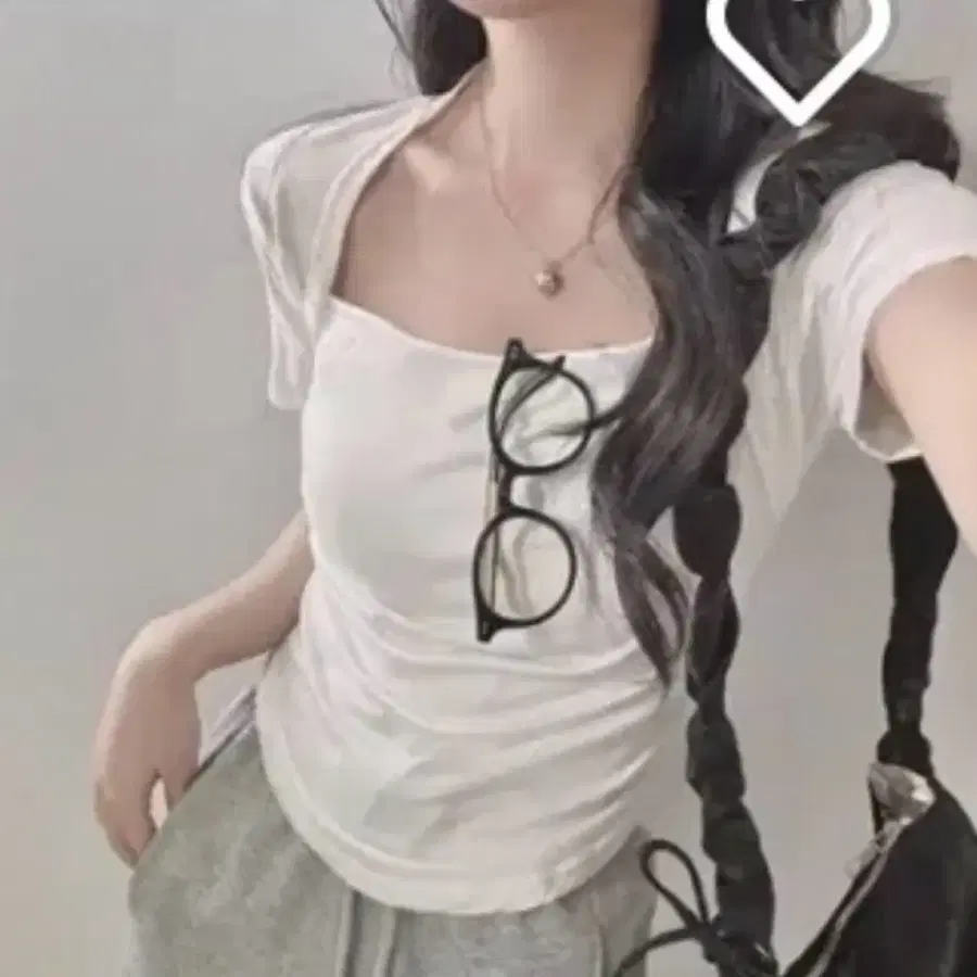 에이블리 스퀘어넥 찰랑 반팔티