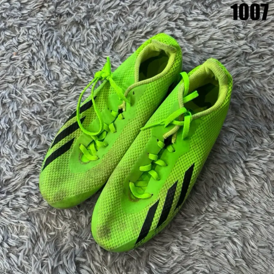 아디다스 축구화 네온 그린 250