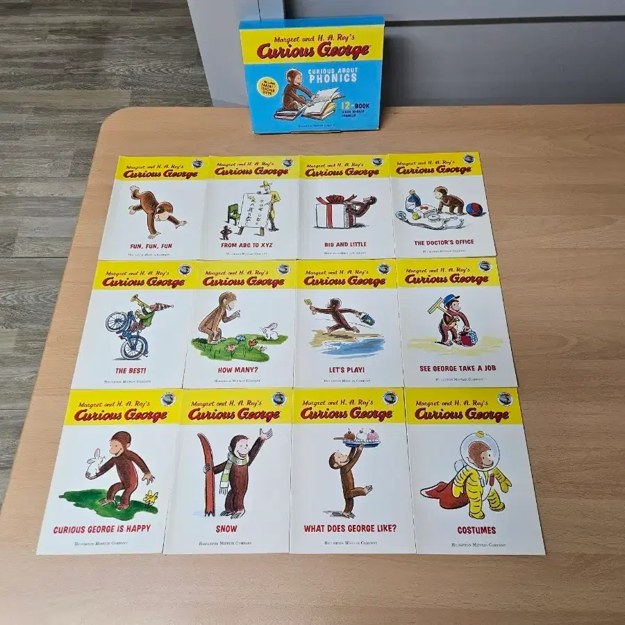 Curious George Curios about Phonics 12 Book Box Set