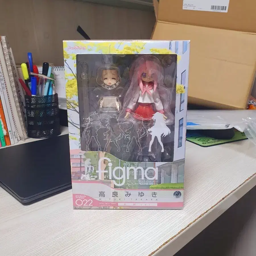 러키스타 figma 타카라 미유키 액션 피규어