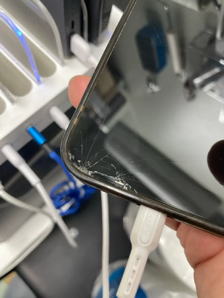 Cracked screen iPhone 12 Pro Max 128GB