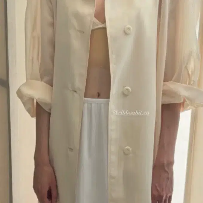 리본빛 Cael Sheer Coat