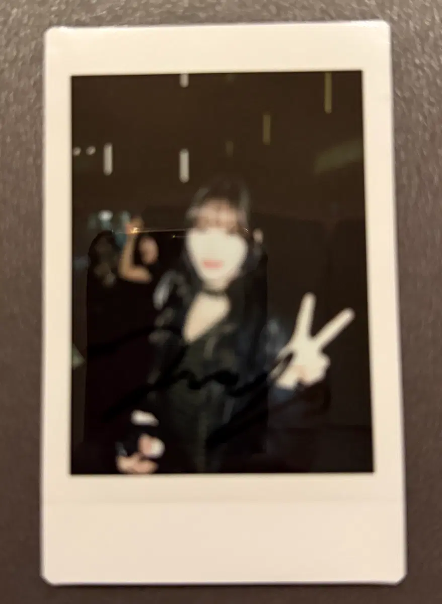 Class:y Myeong Hyeongseo Signed Pola. Authentic Signature