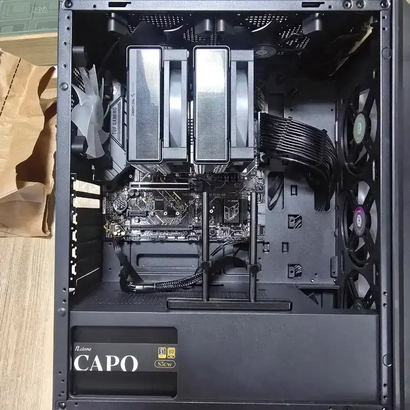 i7-12700F + ASUS TUF GAMING B660M PLUS D4 + DEEP COOL AG620 G2 반본체