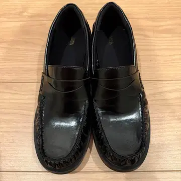 ZARA 패턴트 레더풍 로퍼 38