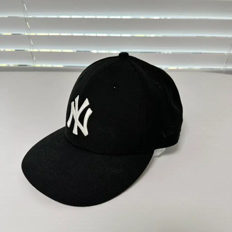 Kith 키스 뉴에라 60.6cm 블루, 블랙, 네이비