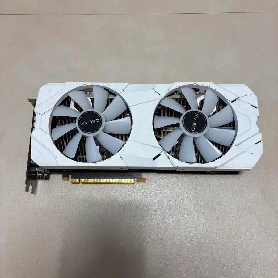 (부품용) 갤럭시 화이트 RTX2070 그래픽카드